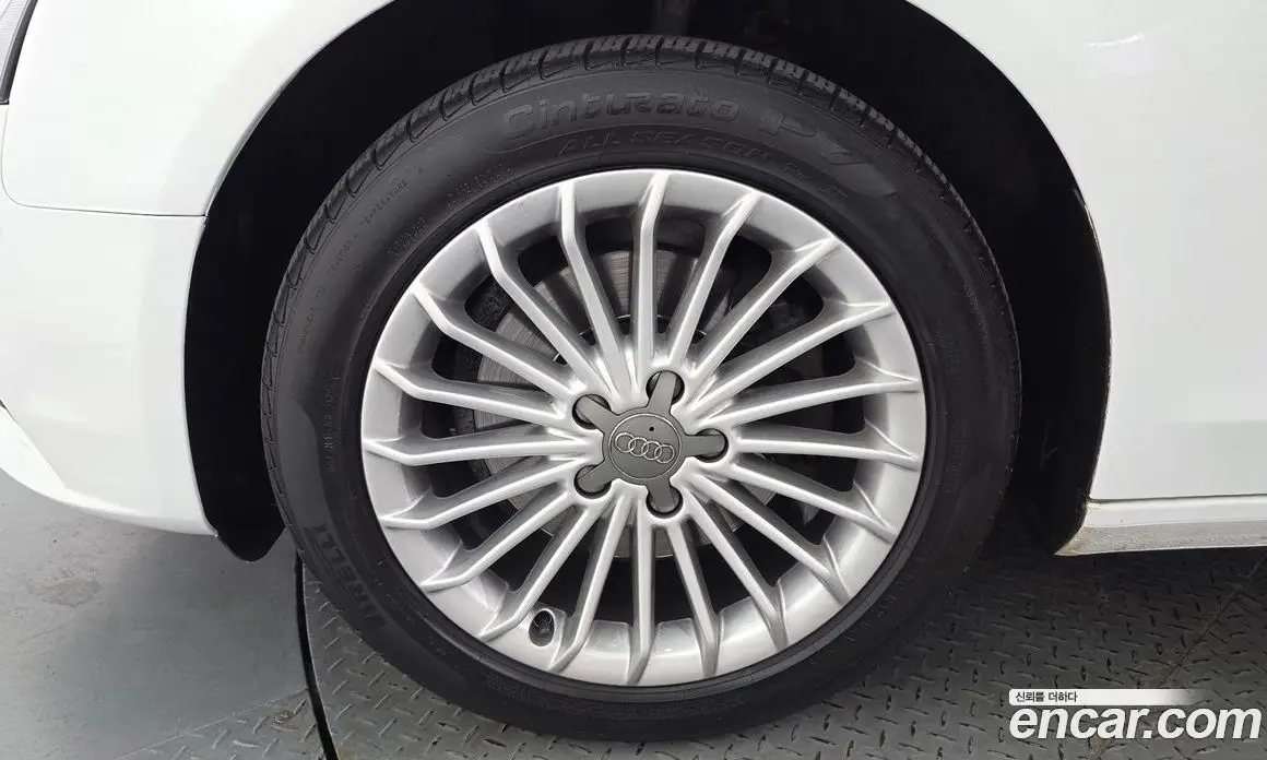 Audi A4 2012 2.0 автомат (гидро), фото 5