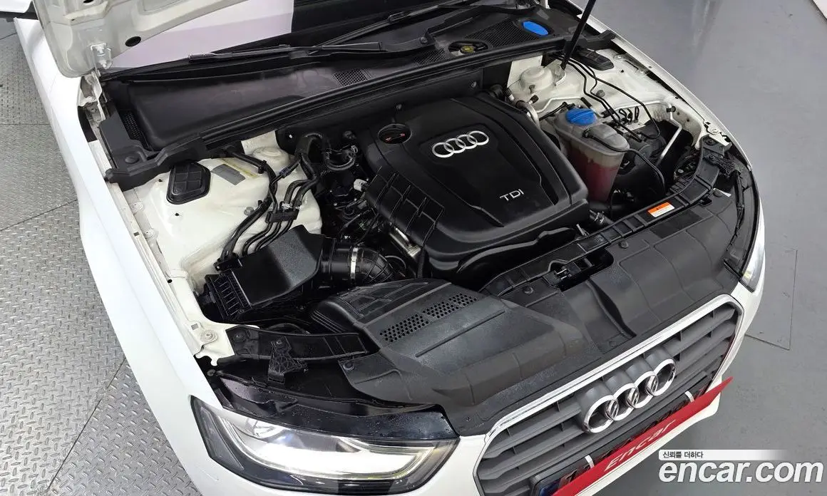 Audi A4 2012 2.0 автомат (гидро), фото 6