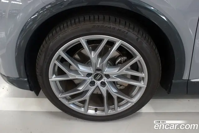 Audi Q4 e-tron 2025 автомат (гидро), миниатюра 5