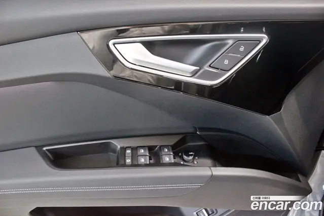 Audi Q4 e-tron 2025 автомат (гидро), миниатюра 10
