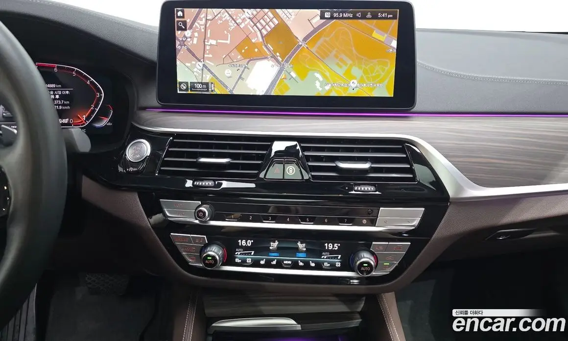 BMW 5 серия 2022 2.0 автомат (гидро), фото 19