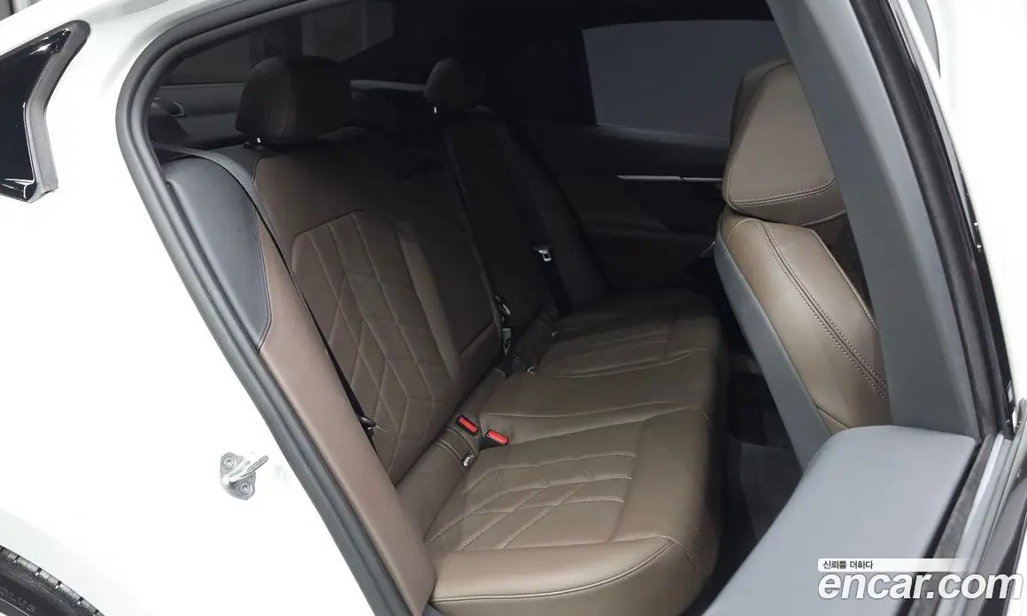 BMW 5 серия 2024 2.0 автомат (гидро), фото 11