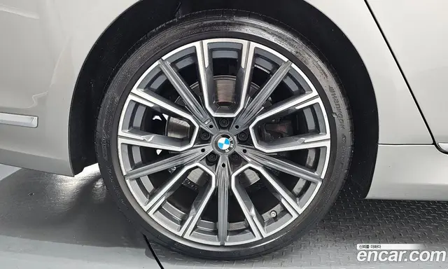 BMW 7 серия 2022 3.0 автомат (гидро), миниатюра 5