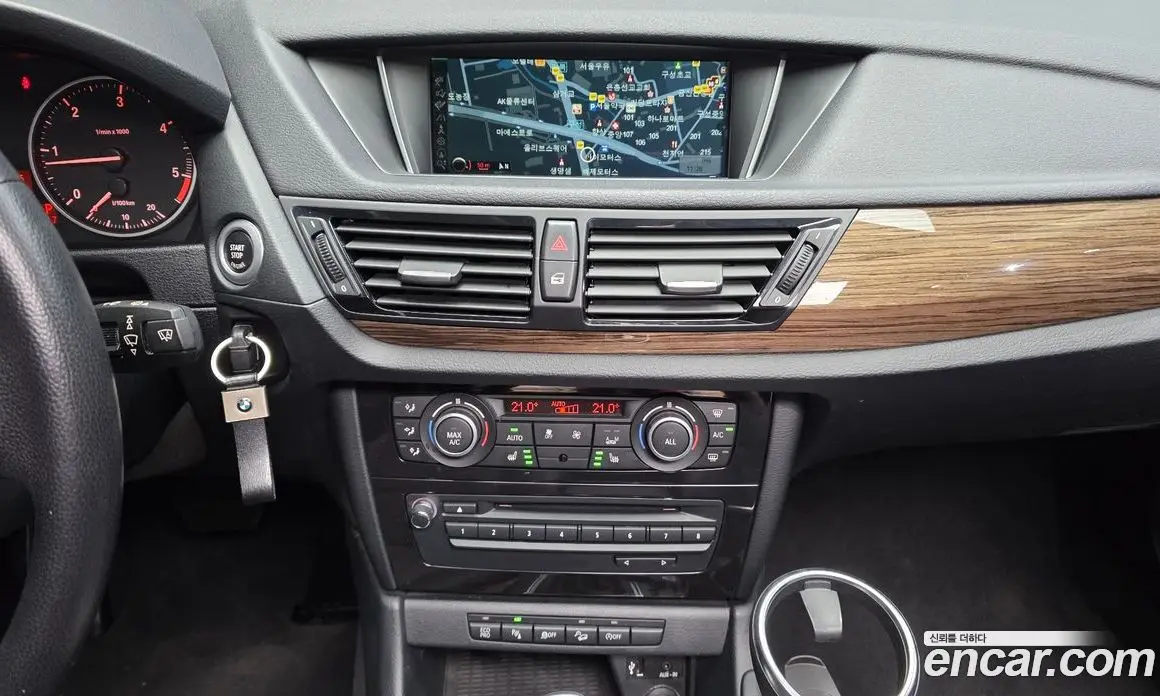 BMW X1 2013 2.0 автомат (гидро), фото 14