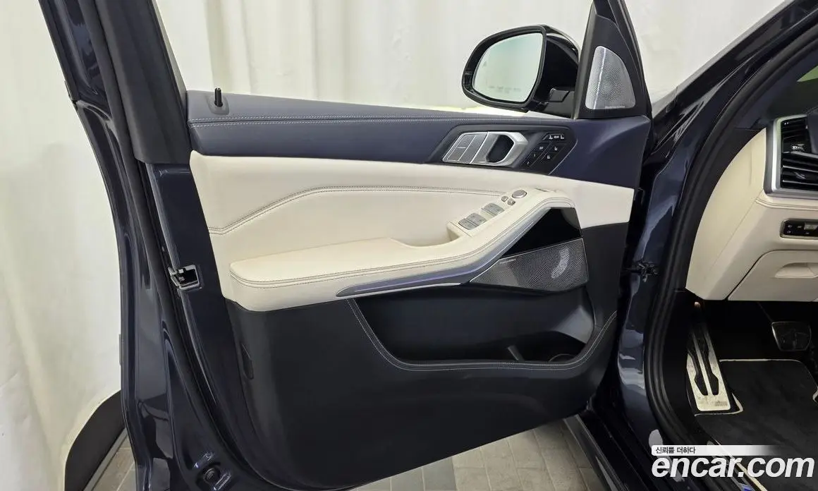 BMW X7 2021 4.4 автомат (гидро), фото 14