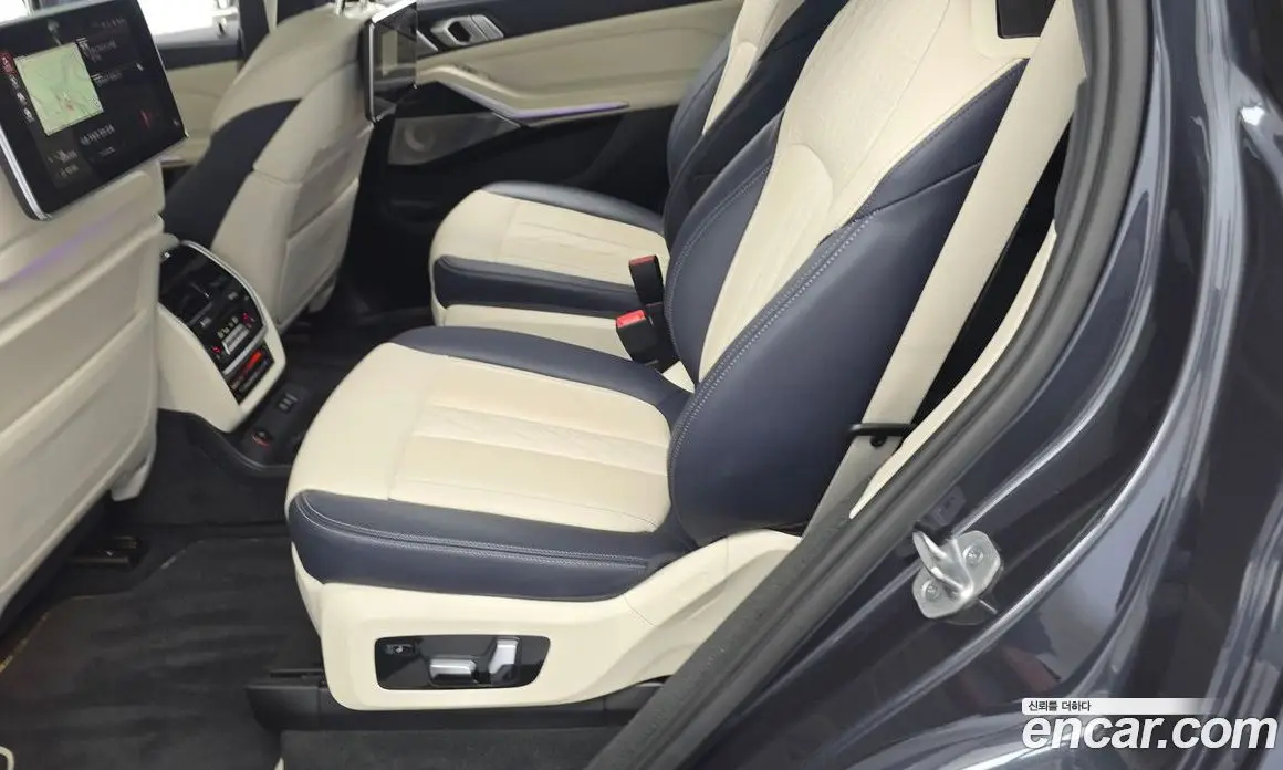 BMW X7 2021 4.4 автомат (гидро), фото 16