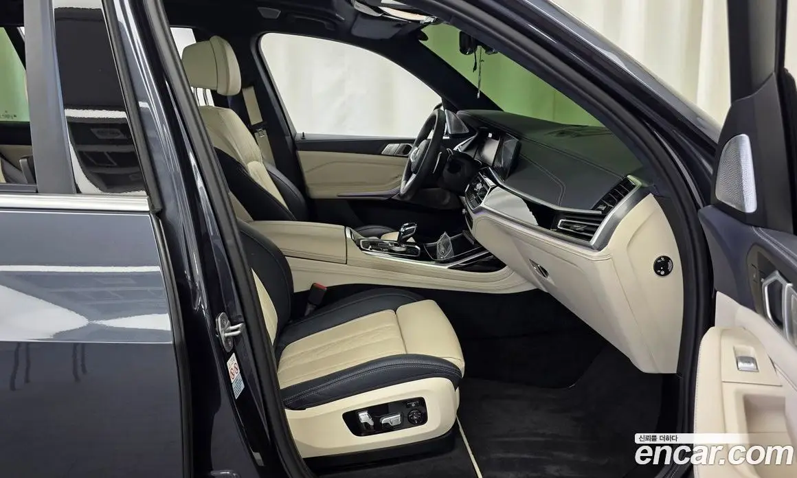 BMW X7 2021 4.4 автомат (гидро), фото 17