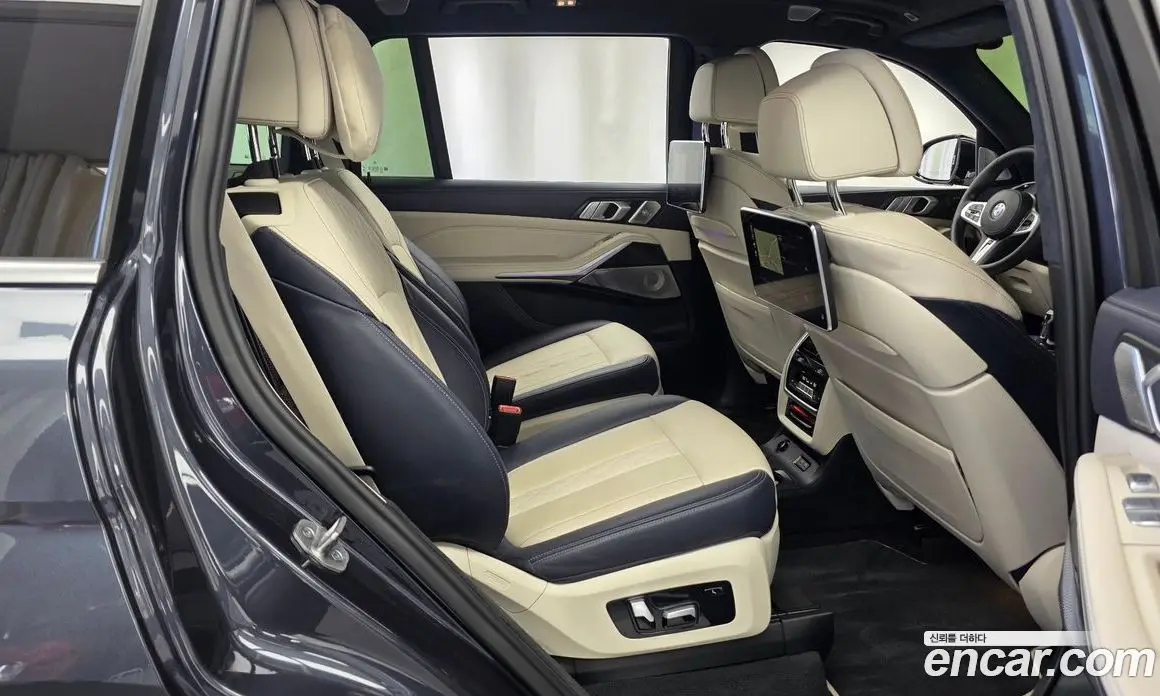 BMW X7 2021 4.4 автомат (гидро), фото 18