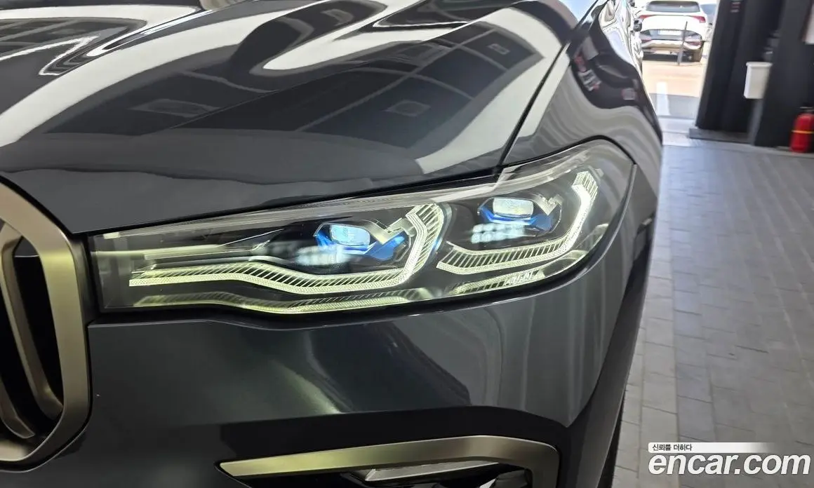 BMW X7 2021 4.4 автомат (гидро), фото 8