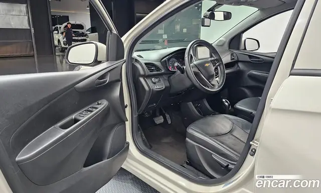 Chevrolet Spark 2015 1.0 автомат (гидро), миниатюра 10