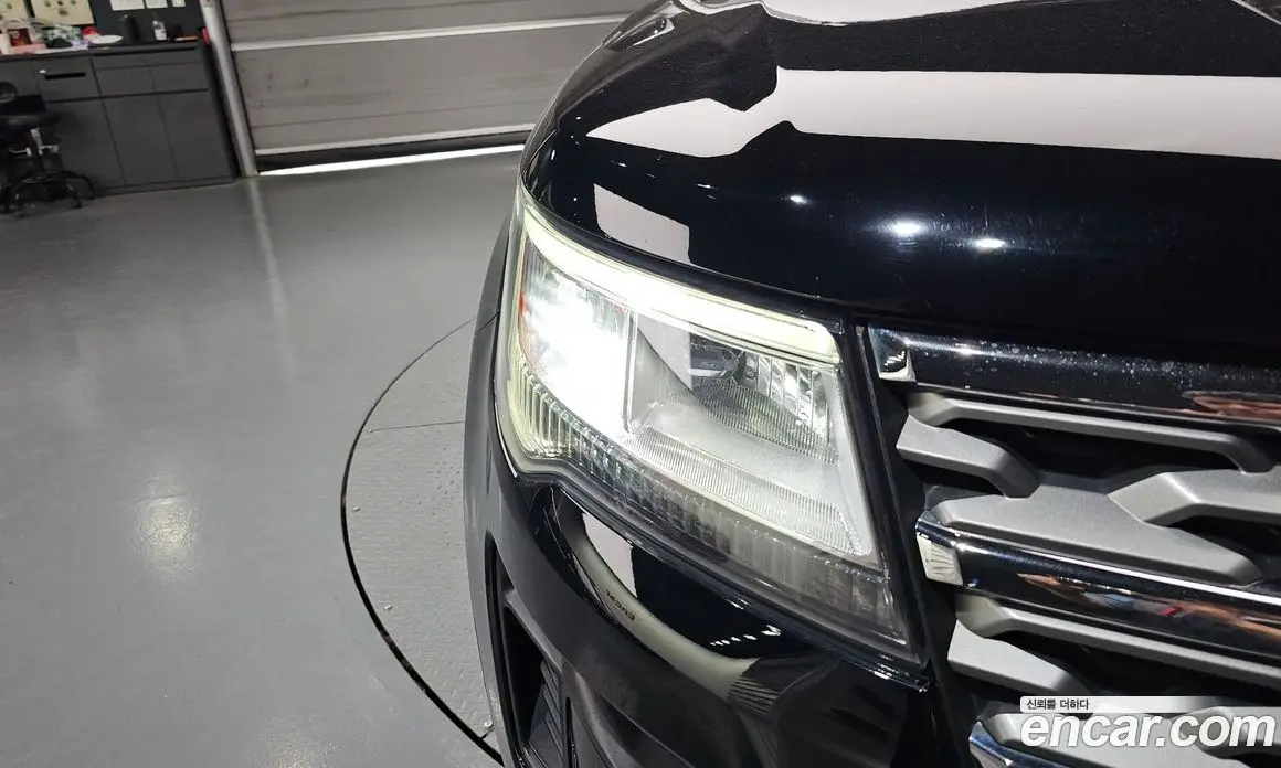 Ford Explorer 2018 2.3 автомат (гидро), фото 8