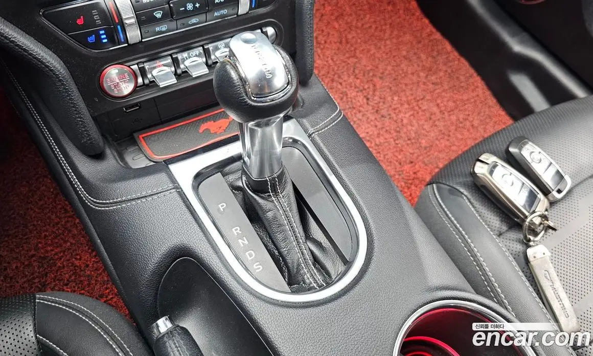 Ford Mustang 2019 2.3 автомат (гидро), фото 12