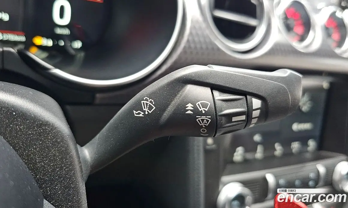 Ford Mustang 2019 2.3 автомат (гидро), фото 30