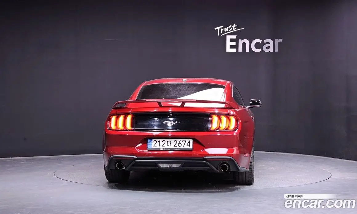 Ford Mustang 2019 2.3 автомат (гидро), фото 4