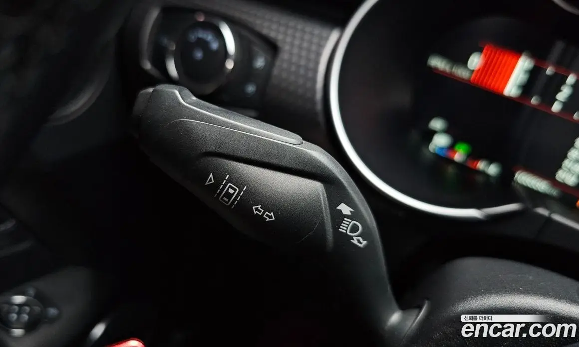 Ford Mustang 2019 2.3 автомат (гидро), фото 34