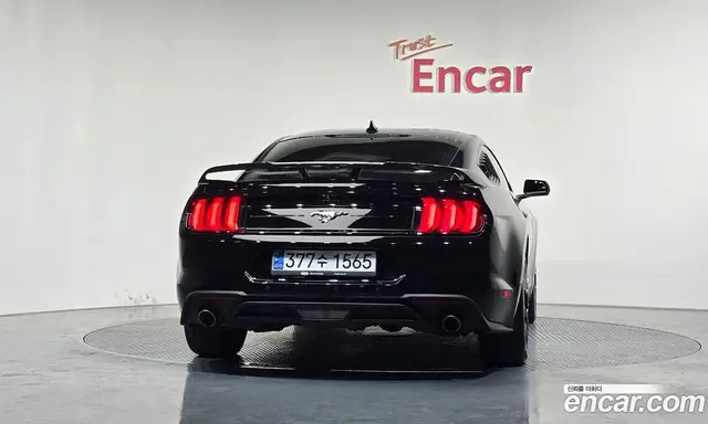 Ford Mustang 2020 2.3 автомат (гидро), миниатюра 4