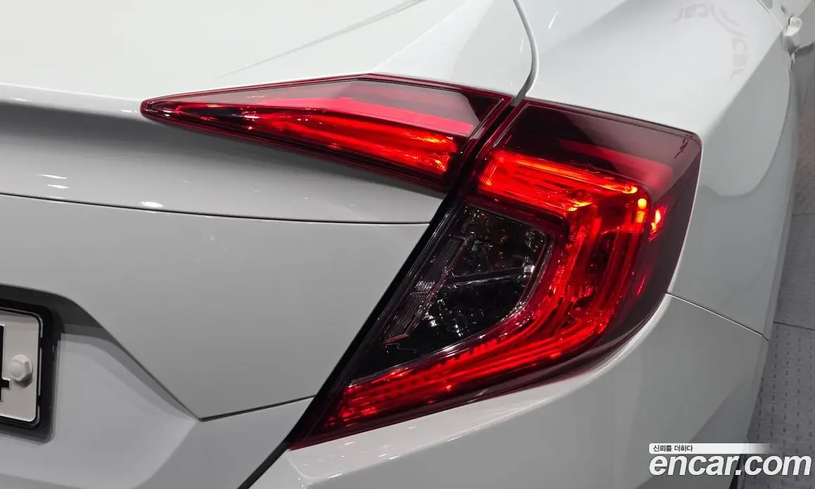 Honda Civic 2017 2.0 автомат (гидро), фото 9
