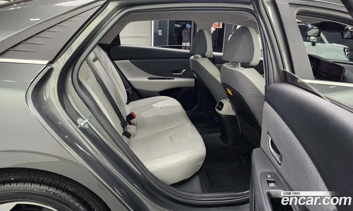 Hyundai Avante 2022 1.6 автомат (гидро), фото 12