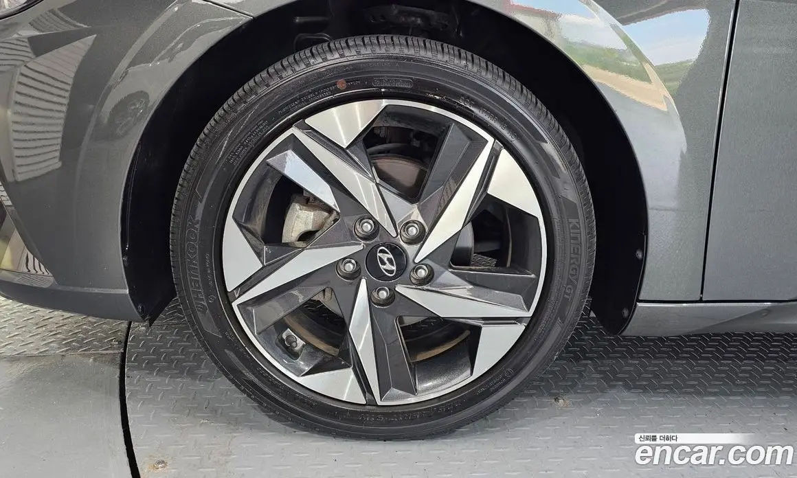 Hyundai Avante 2022 1.6 автомат (гидро), фото 5