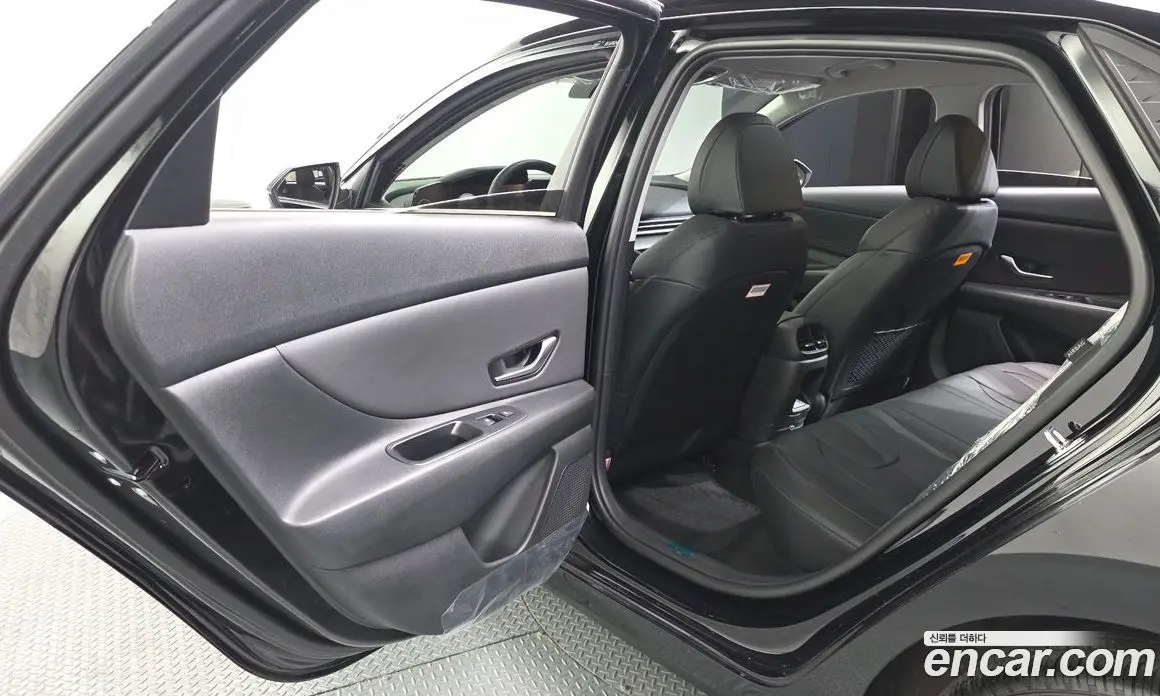 Hyundai Avante 2023 1.6 автомат (гидро), фото 16