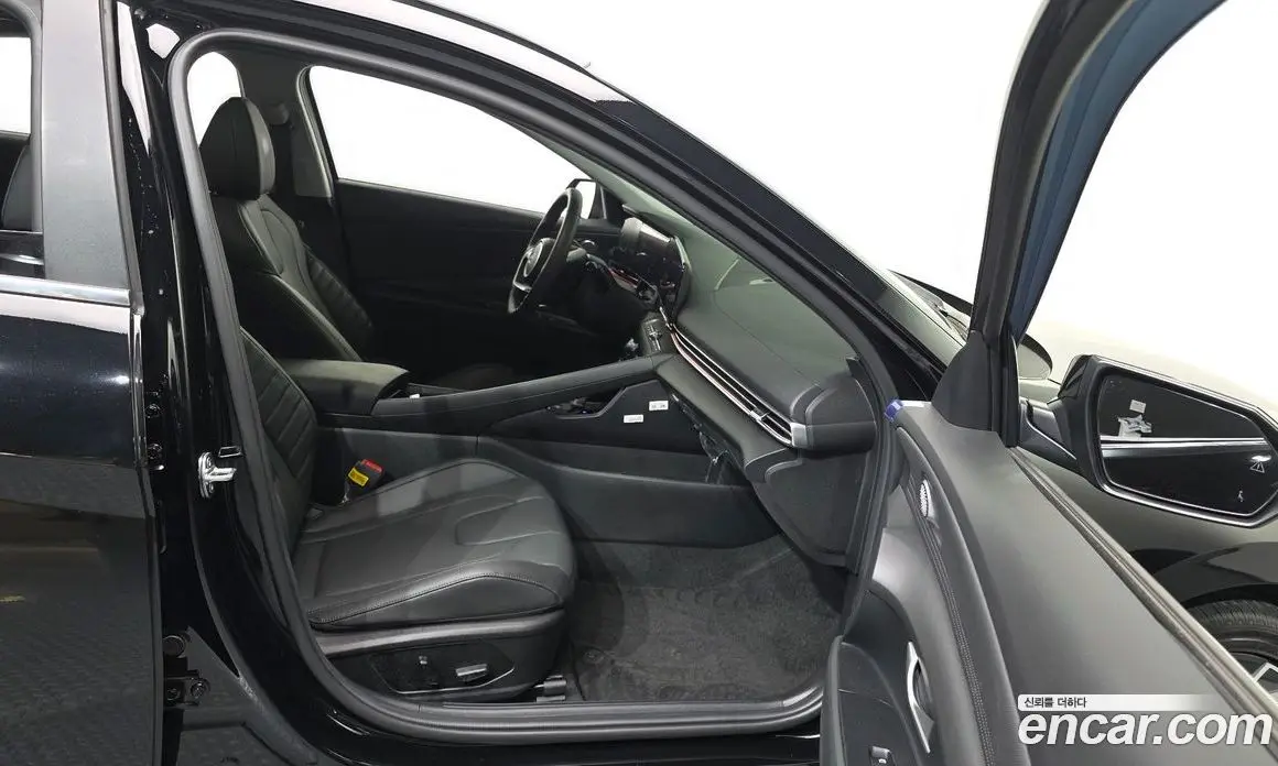 Hyundai Avante 2023 1.6 автомат (гидро), фото 17