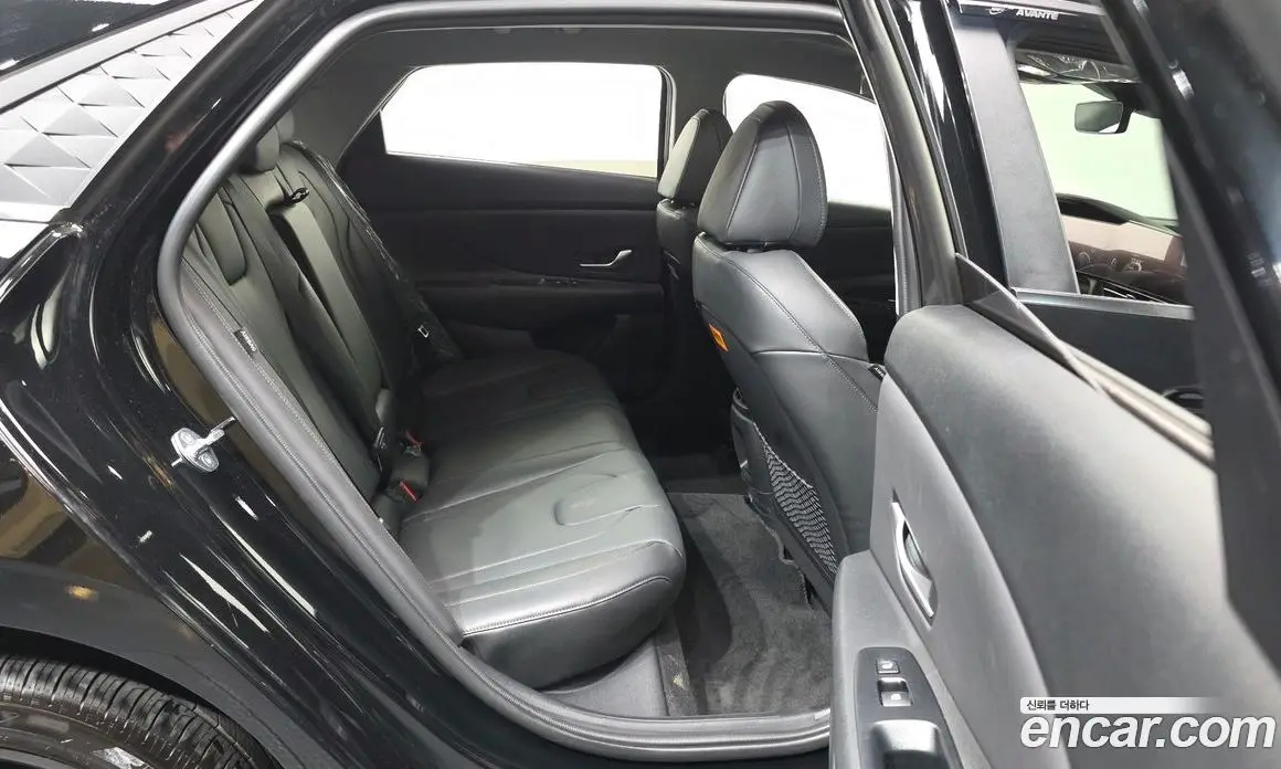Hyundai Avante 2023 1.6 автомат (гидро), фото 18
