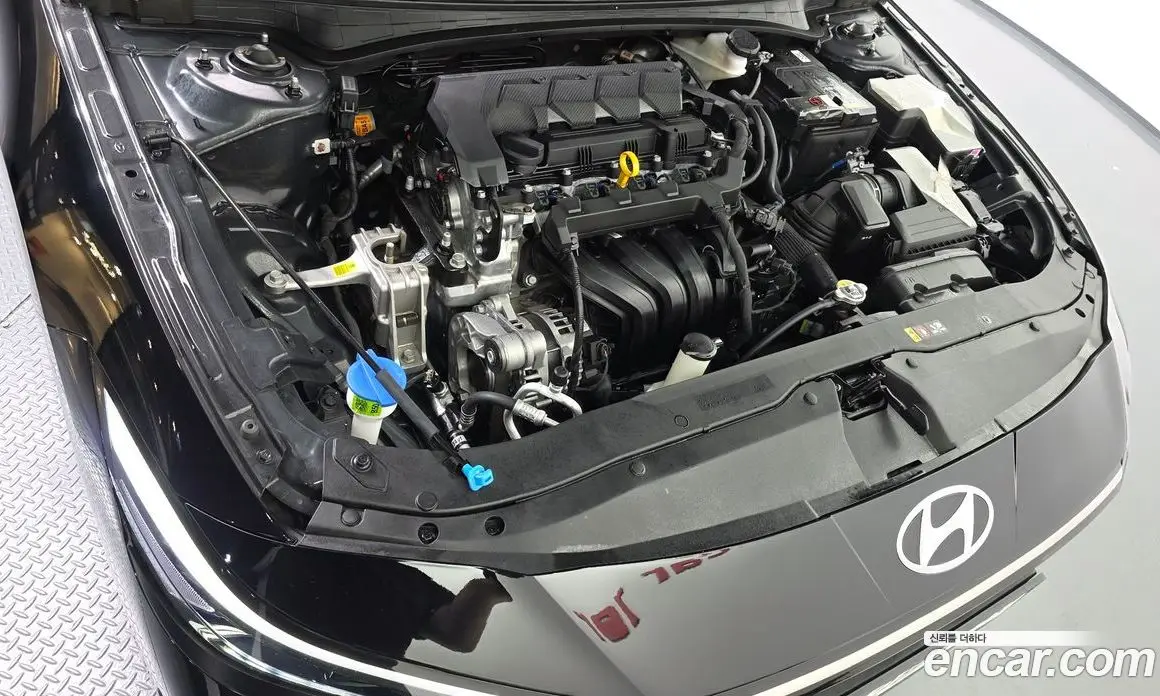 Hyundai Avante 2023 1.6 автомат (гидро), фото 6