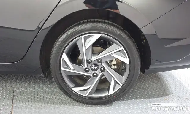 Hyundai Avante 2023 1.6 автомат (гидро), миниатюра 7
