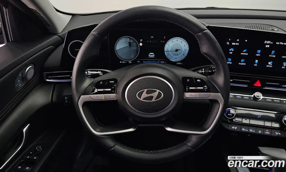 Hyundai Avante 2023 1.6 автомат (гидро), фото 13