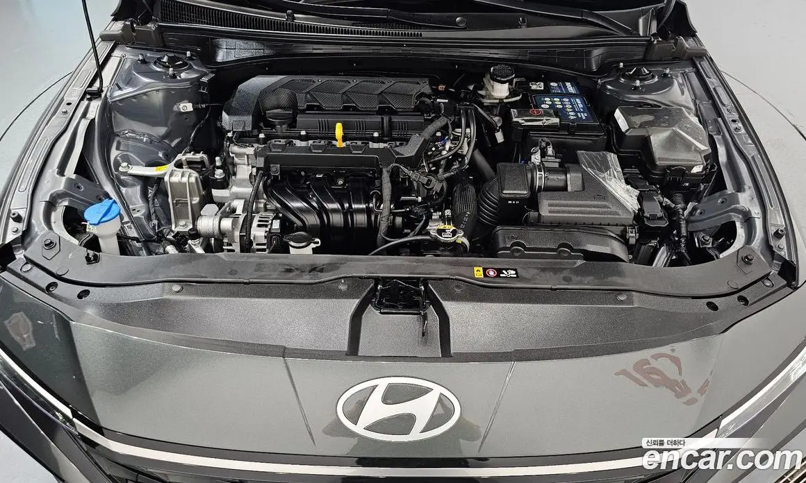 Hyundai Avante 2023 1.6 автомат (гидро), фото 6