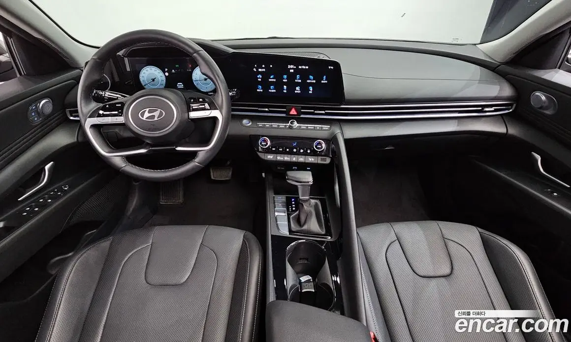 Hyundai Avante 2023 1.6 автомат (гидро), фото 7