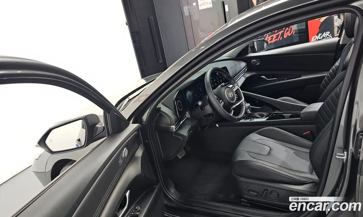 Hyundai Avante 2023 1.6 автомат (гидро), фото 10