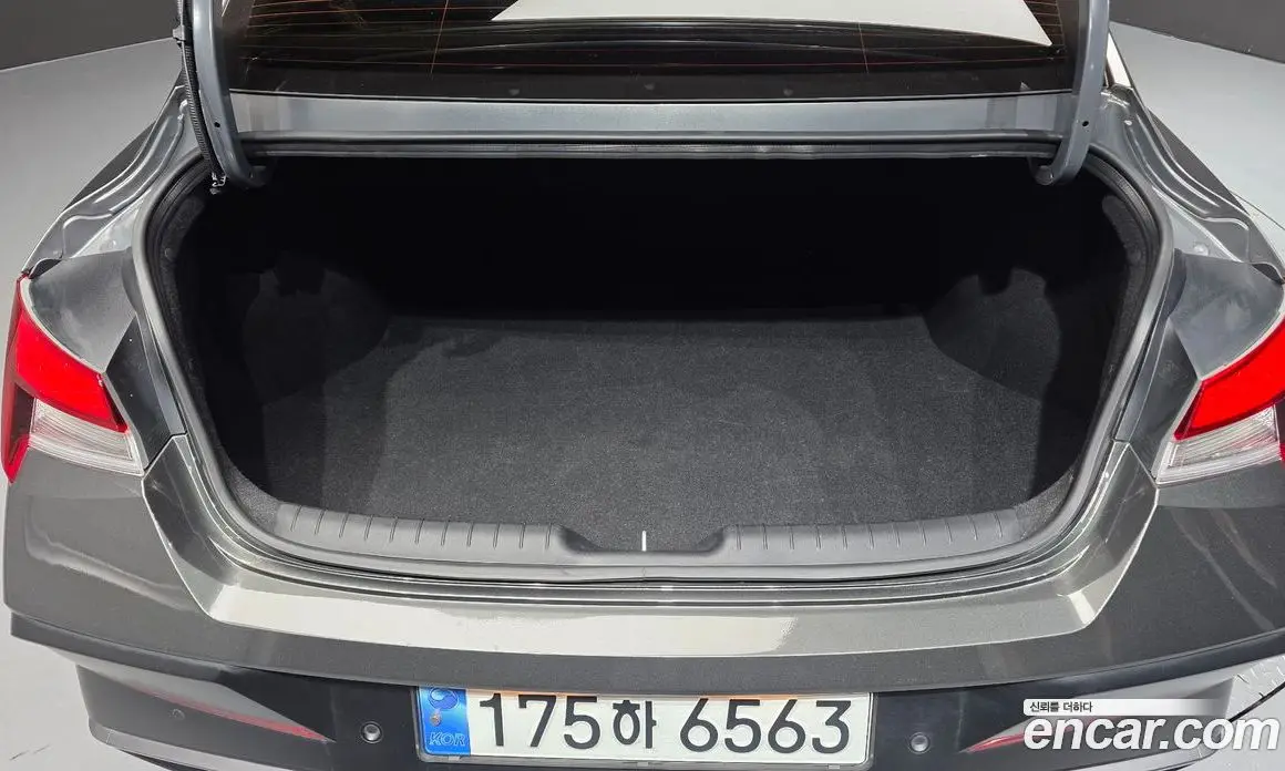 Hyundai Avante 2023 1.6 автомат (гидро), фото 20