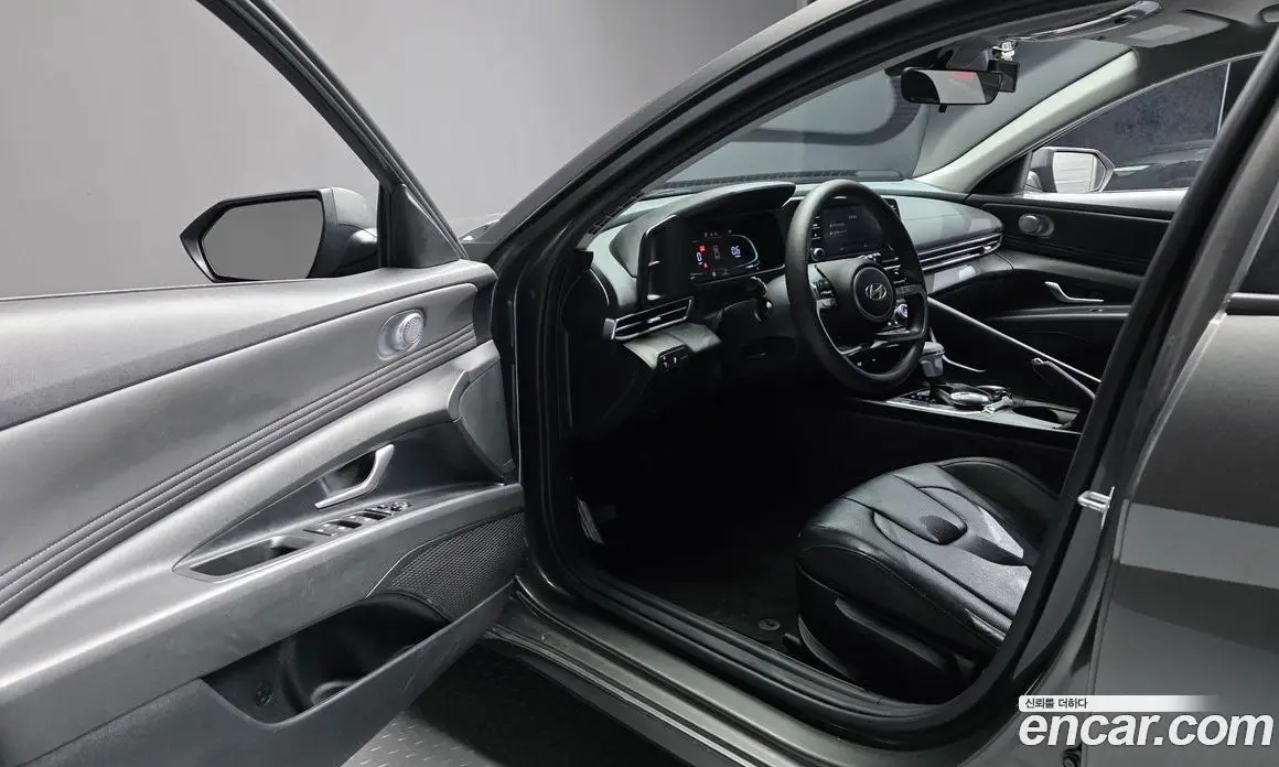Hyundai Avante 2023 1.6 автомат (гидро), фото 10