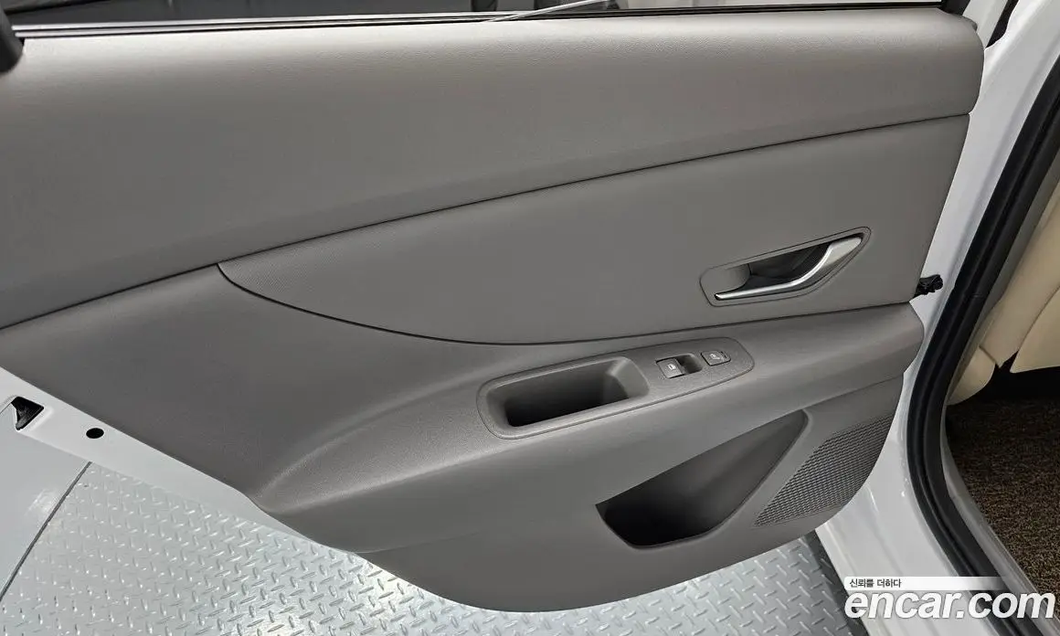 Hyundai Avante 2023 1.6 автомат (гидро), фото 15
