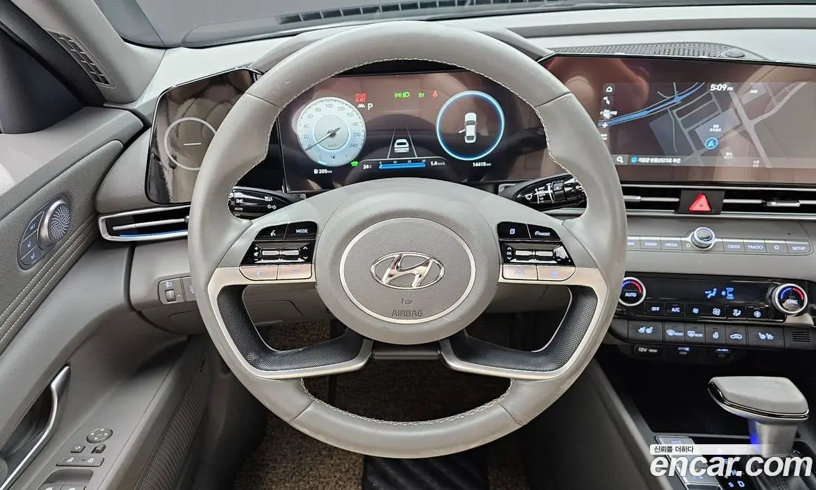 Hyundai Avante 2023 1.6 автомат (гидро), фото 19