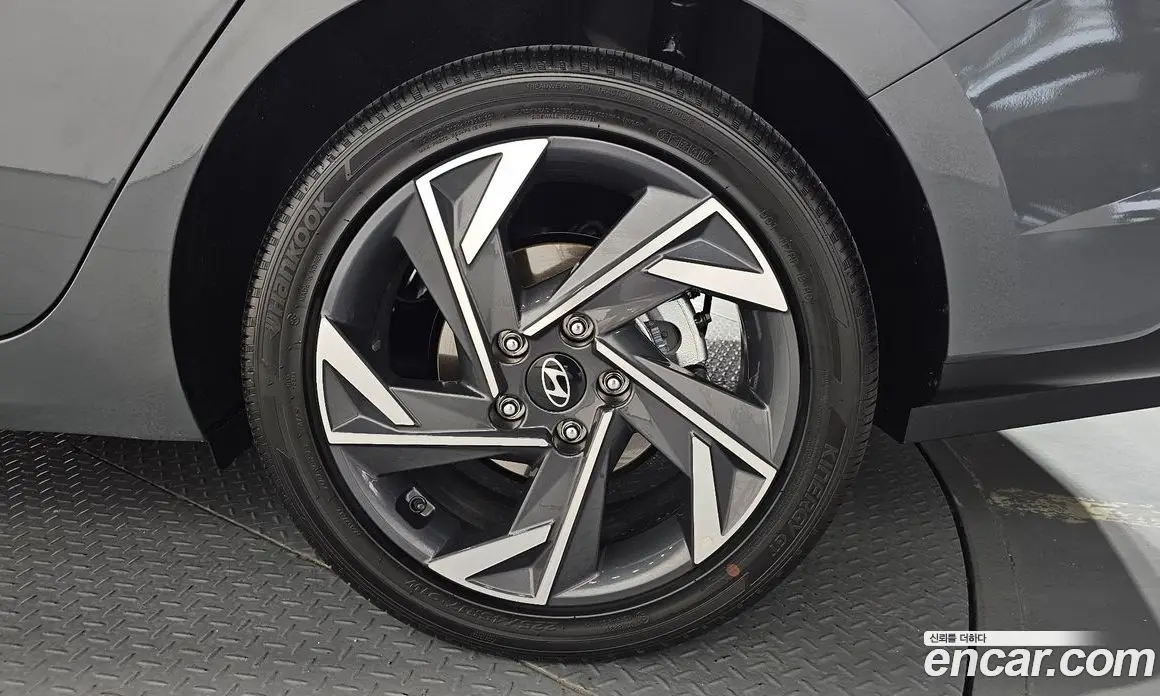 Hyundai Avante 2025 1.6 автомат (гидро), фото 7