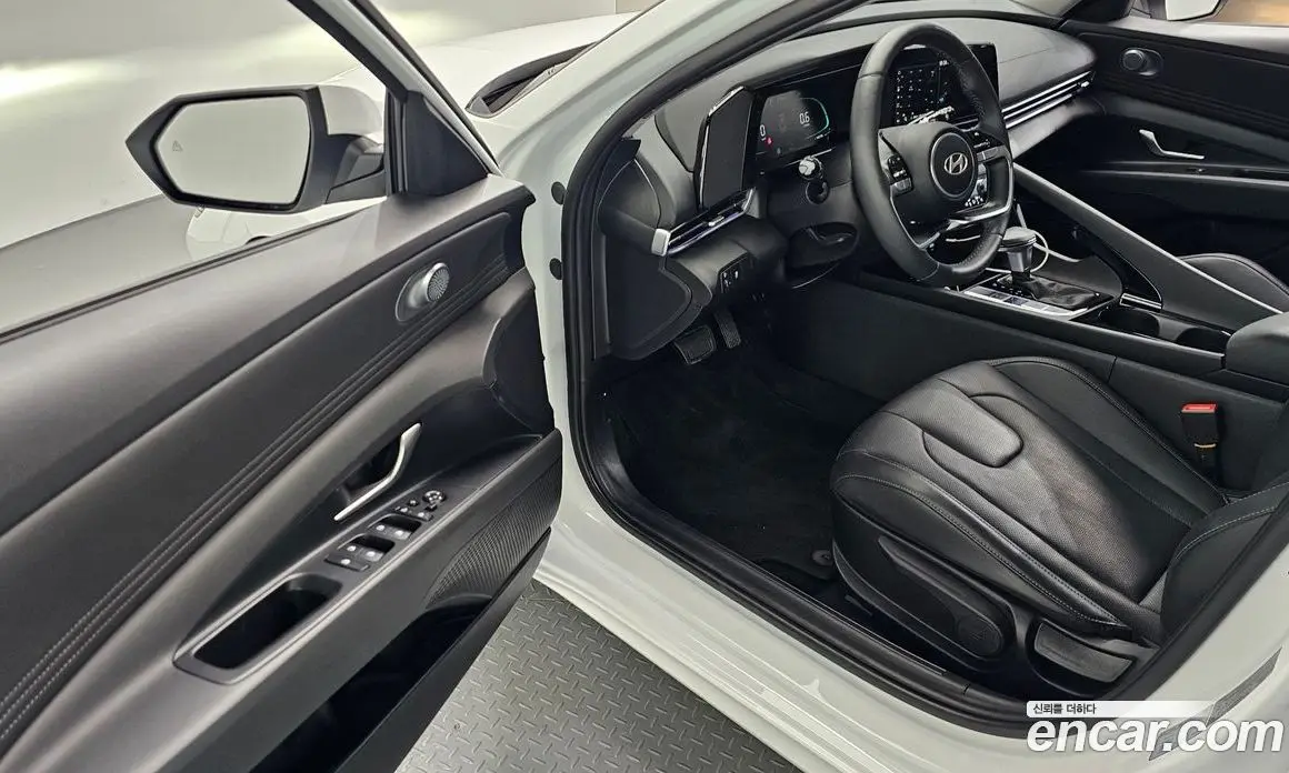 Hyundai Avante 2025 1.6 автомат (гидро), фото 13