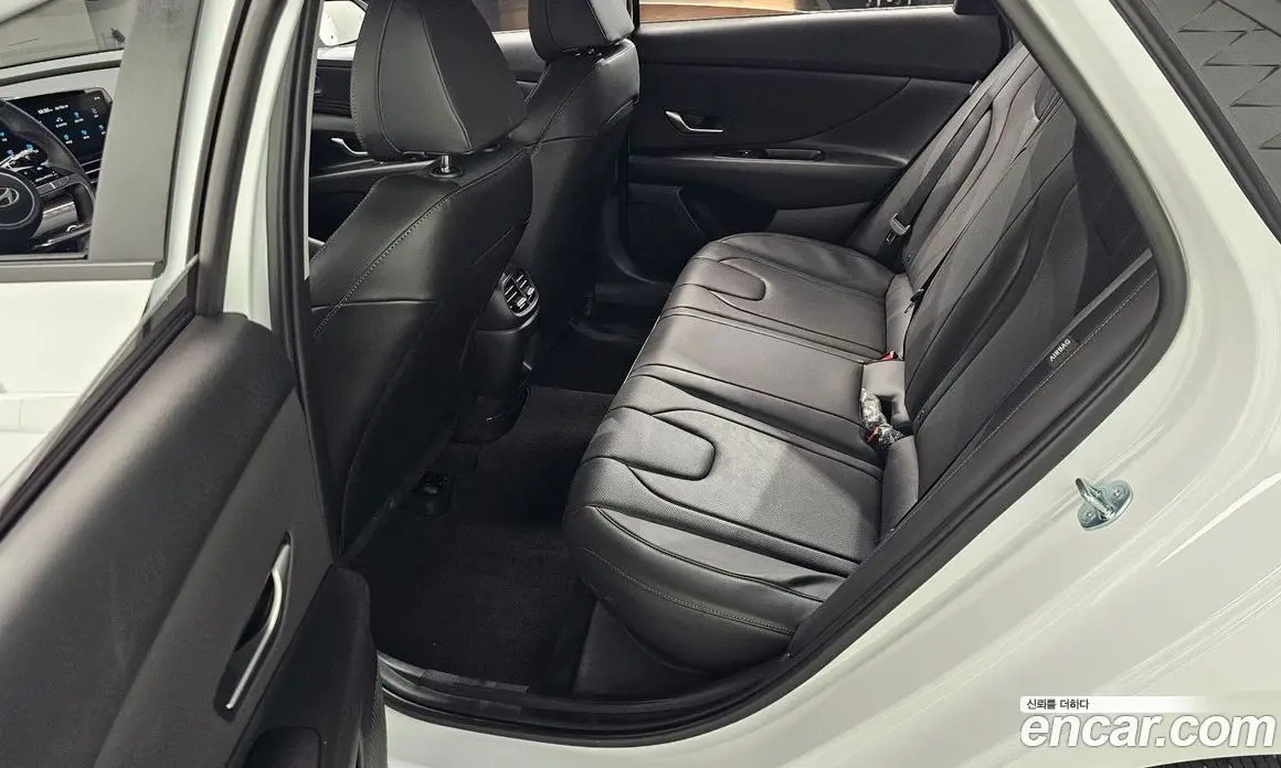 Hyundai Avante 2025 1.6 автомат (гидро), фото 17