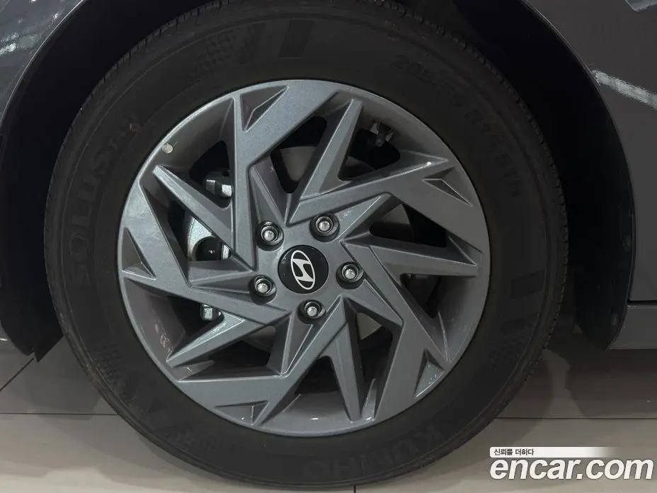 Hyundai Avante 2025 1.6 автомат (гидро), фото 5