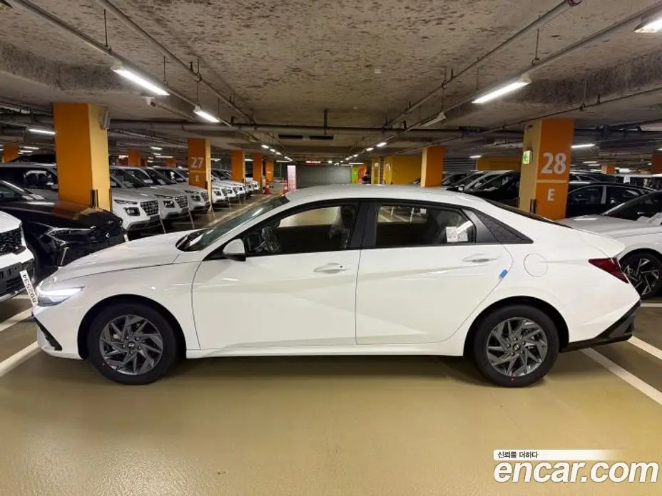 Hyundai Avante 2026 1.6 автомат (гидро), фото 3