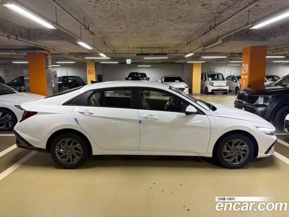 Hyundai Avante 2026 1.6 автомат (гидро), фото 5