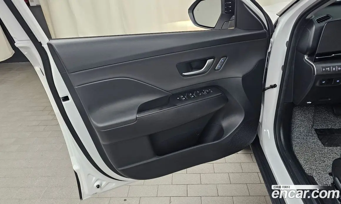 Hyundai Kona 2023 1.6 автомат (гидро), фото 14