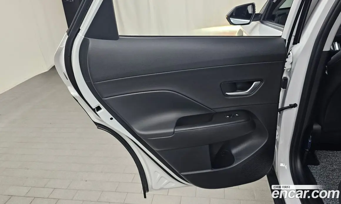 Hyundai Kona 2023 1.6 автомат (гидро), фото 15