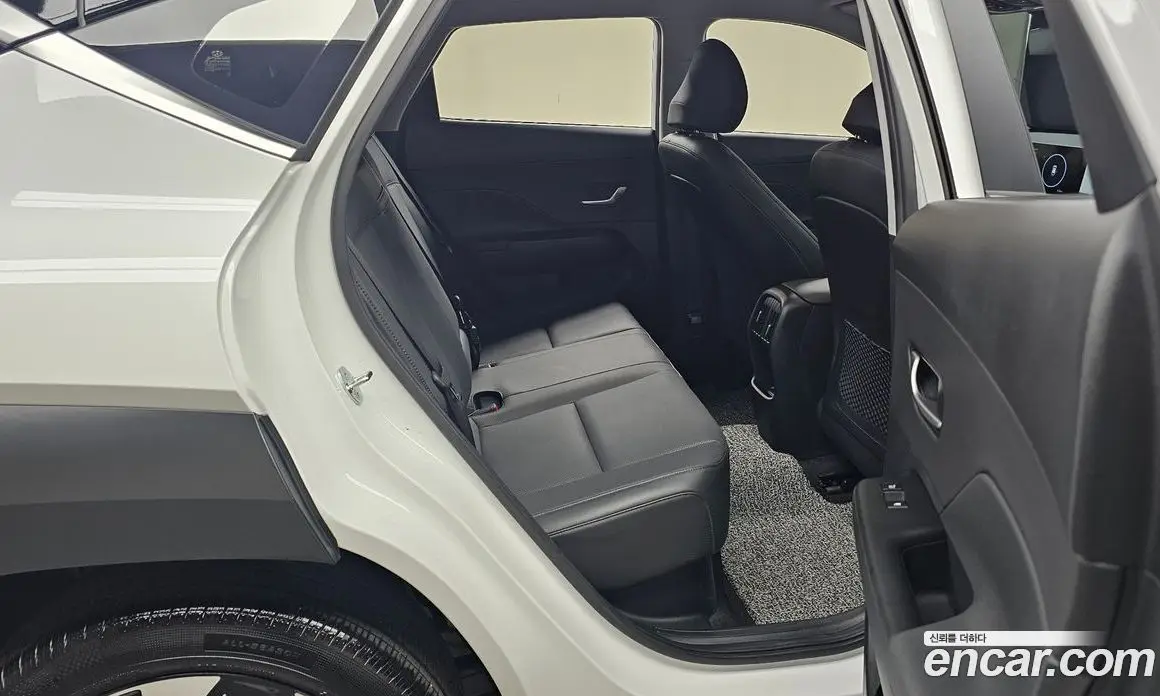 Hyundai Kona 2023 1.6 автомат (гидро), фото 17