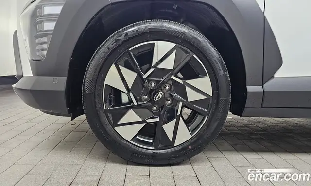 Hyundai Kona 2023 1.6 автомат (гидро), миниатюра 5