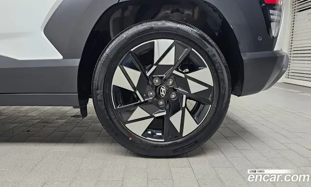 Hyundai Kona 2023 1.6 автомат (гидро), миниатюра 7