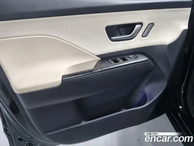 Hyundai Kona 2023 1.6 автомат (гидро), миниатюра 12