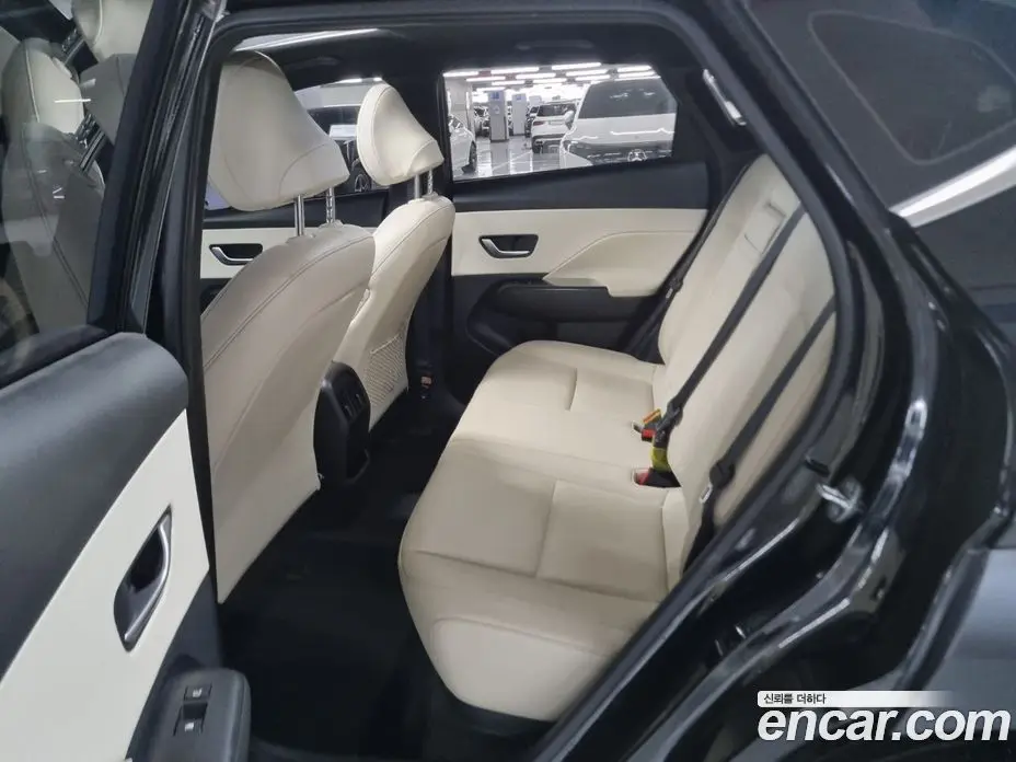 Hyundai Kona 2023 1.6 автомат (гидро), фото 10