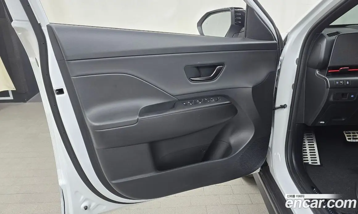 Hyundai Kona 2024 0.2 автомат (гидро), фото 14
